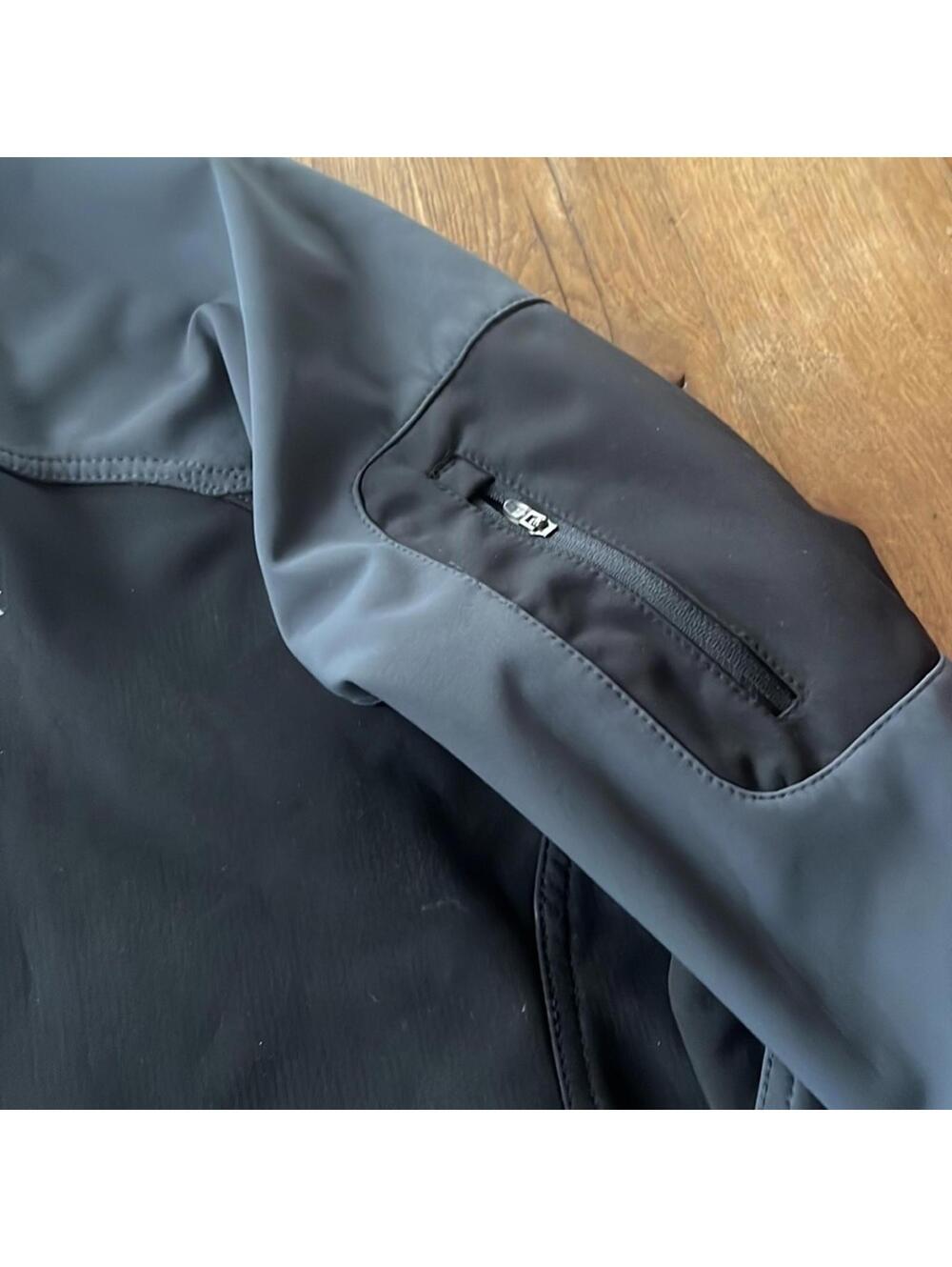Men’s Reebok  Jacket Black with Grey Accents Size XL Zipper Up - Picture 2 of 7